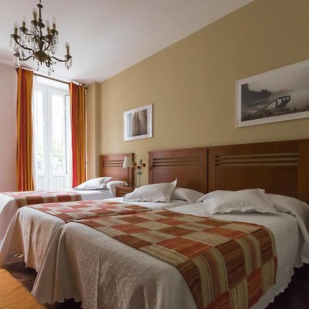 Hostal La Carballinesa Santiago de Compostela Exterior photo