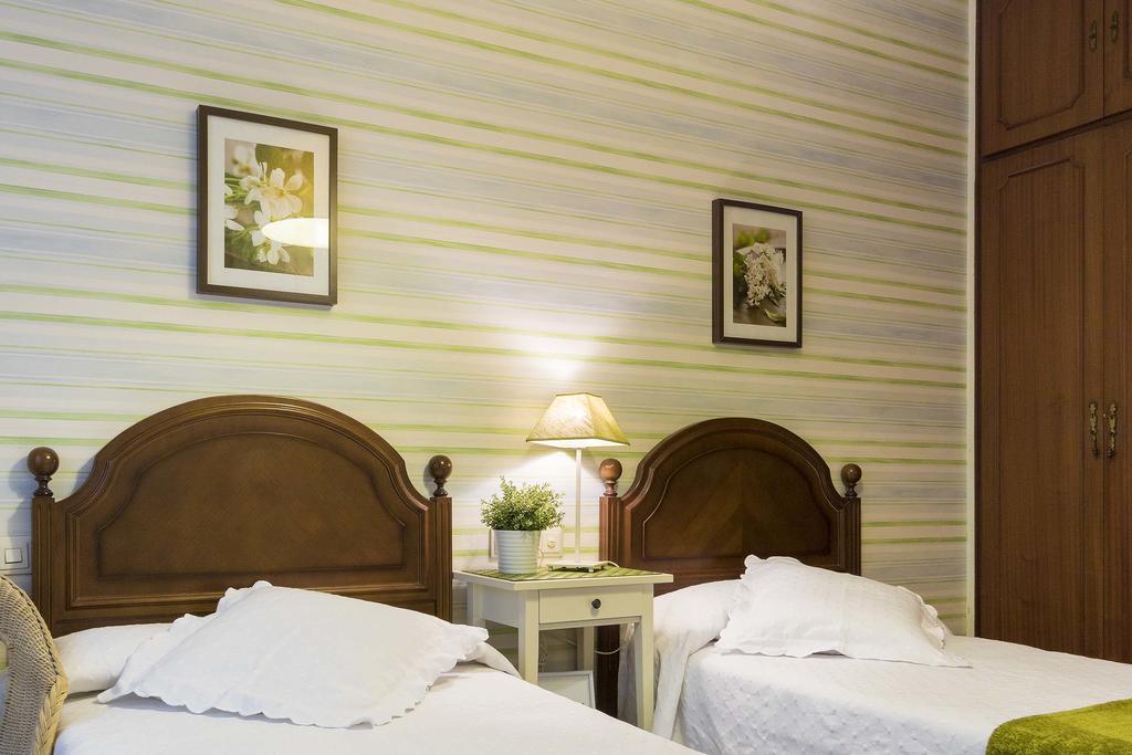 Hostal La Carballinesa Santiago de Compostela Exterior photo