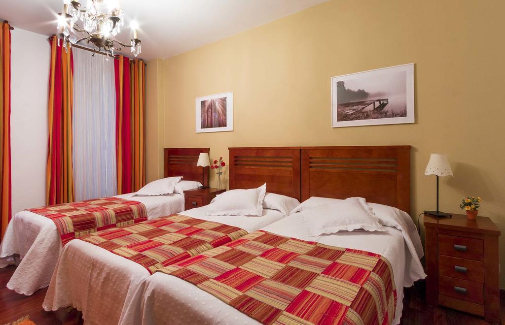 Hostal La Carballinesa Santiago de Compostela Exterior photo