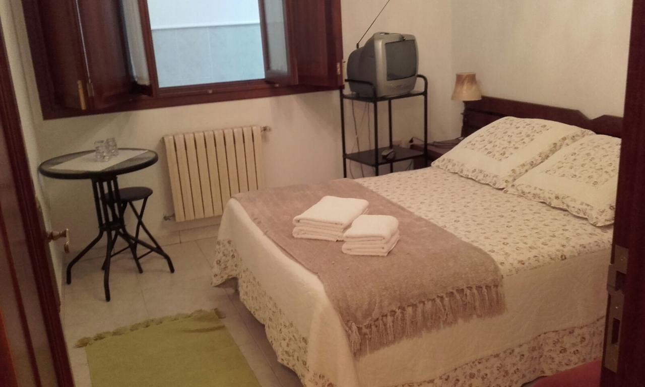 Hostal La Carballinesa Santiago de Compostela Exterior photo