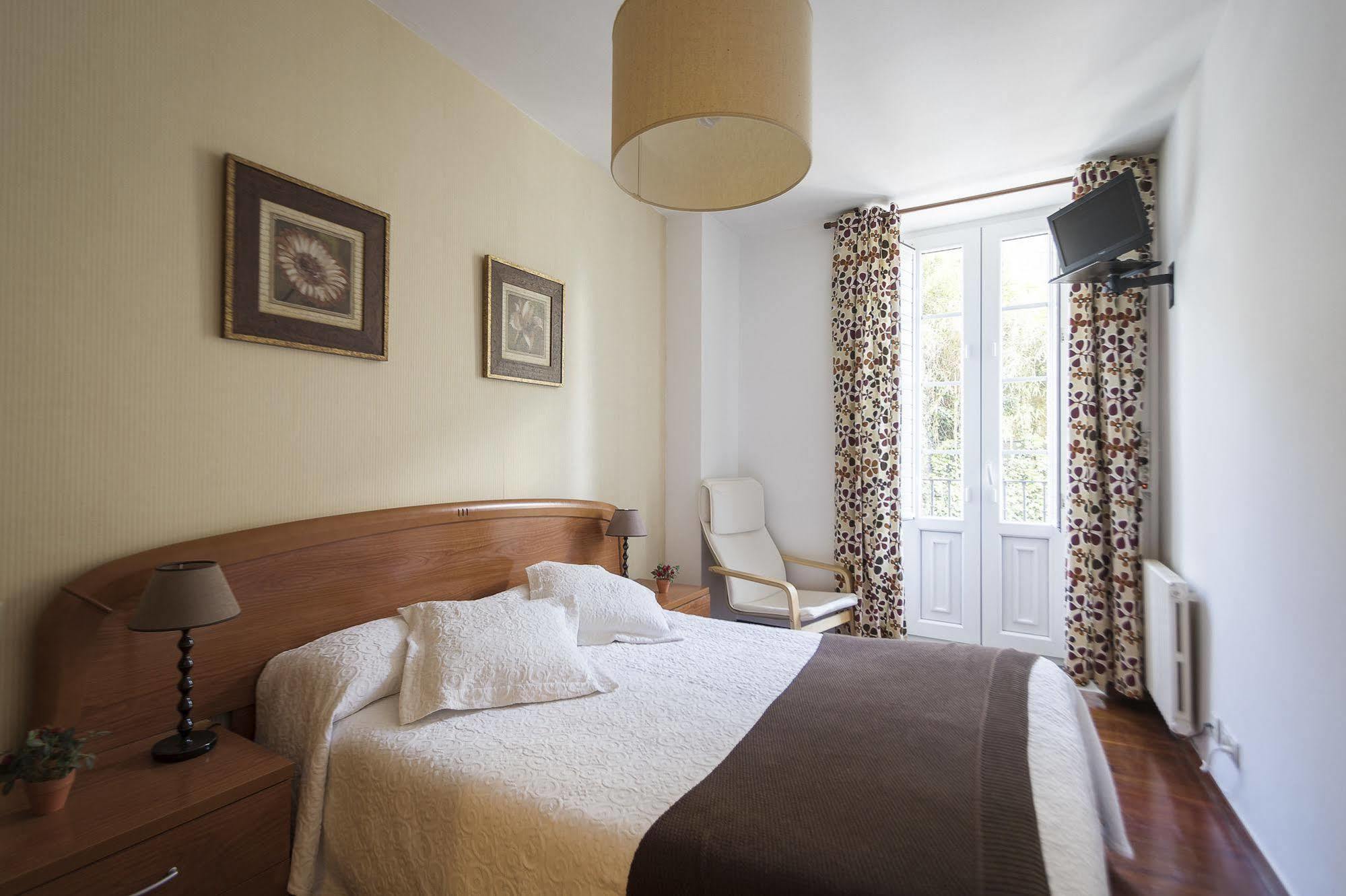 Hostal La Carballinesa Santiago de Compostela Exterior photo